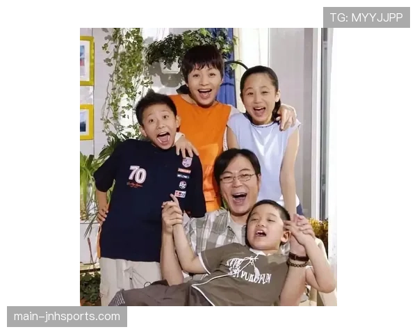 李小鹏家的狗吃的比我家孩子还讲究